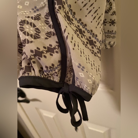 Maurices blouse - Picture 3 of 4